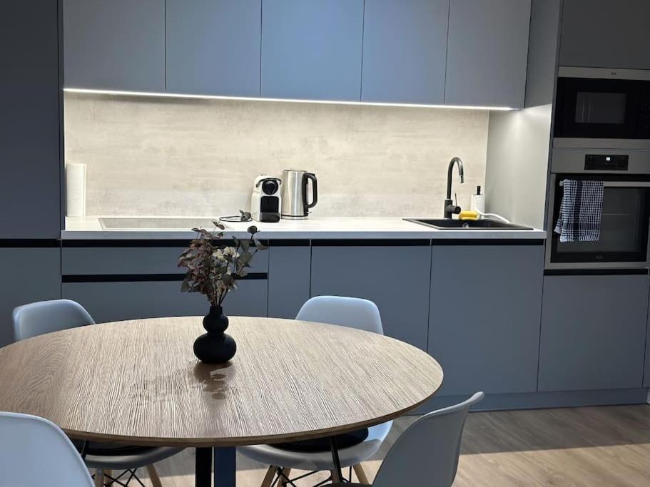 New Apartment Near Tipos Arena, Free Parking, Danubius One Building Bratislava Dış mekan fotoğraf